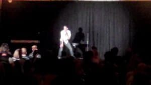 Beginner comedian learning how to become a comedian